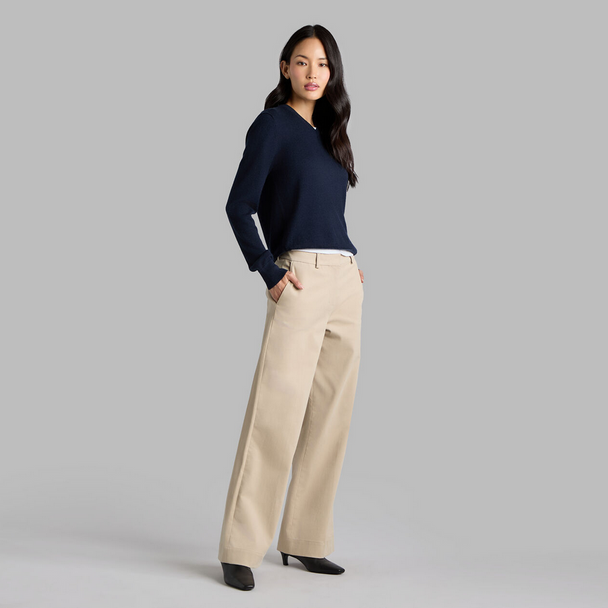 G/Fore Tri-Cotton Wide Leg Golf Trouser on a woman - Stone G/Fore Tri-Cotton Wide Leg Golf Trouser on a woman - Stone