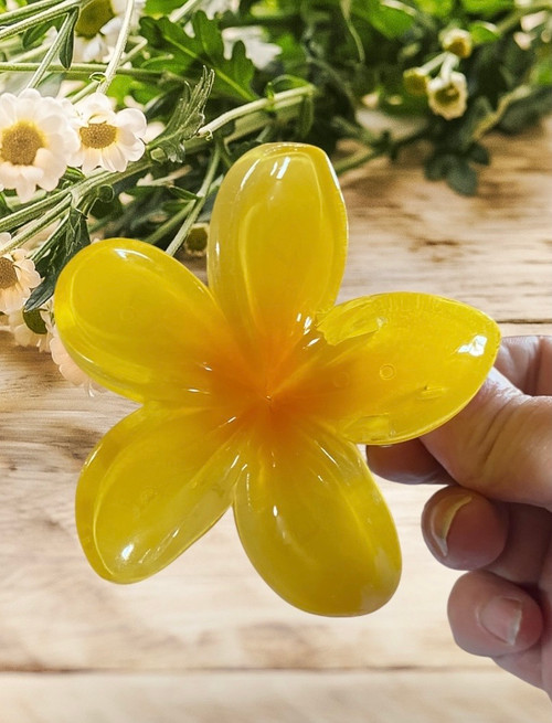 Gorgeous round yellow tonal flower hair claw clasp