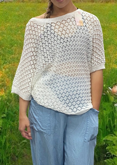 White Freesize mesh / net lightweight loose fit jumper - onesize fits UK 8-16 White Freesize mesh / net lightweight loose fit jumper - onesize fits UK 8-16