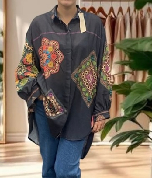 ZETA OTTO LUXE ITALIAN Black Aztec diamond print dip back shirt - One size will fit UK 12-24 ZETA OTTO LUXE ITALIAN Black Aztec diamond print dip back shirt - One size will fit UK 12-24