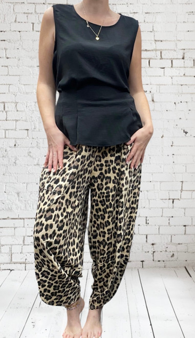 Studio Italian Leopard Print Stretch Jersey Balloon Trousers Joggers - One Size Fits UK 8-18  Studio Italian Leopard Print Stretch Jersey Balloon Trousers Joggers - One Size Fits UK 8-18