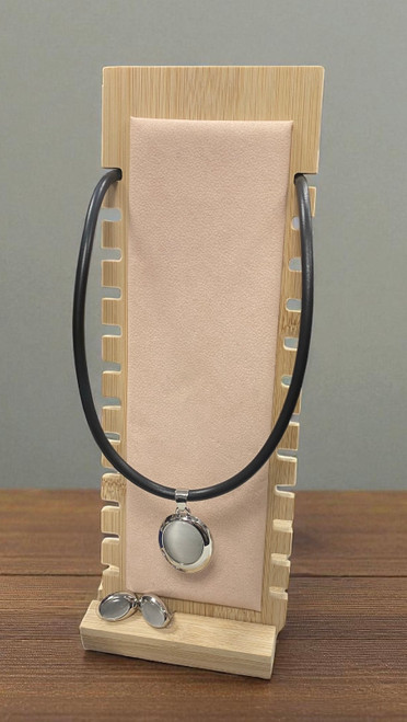 Oval disc silver alloy pendant with matching earrings