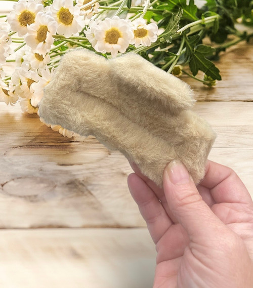 Faux Fur camel 11cm hair claw clip