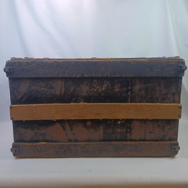 Dome/Barrel-Top Steamer Trunk 19th Century Nat.Wood+Embossed Tin