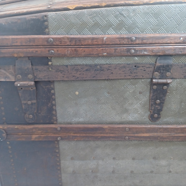 Dome/Barrel-Top Steamer Trunk 19th Century Nat.Wood+Embossed Tin