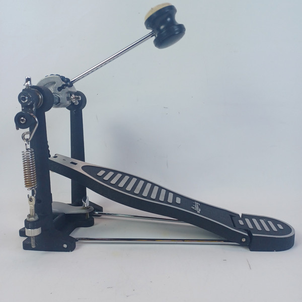 Ludwig Chain-Drive Single-Spring Bass Drum Kick Pedal Black/Aluminum Script