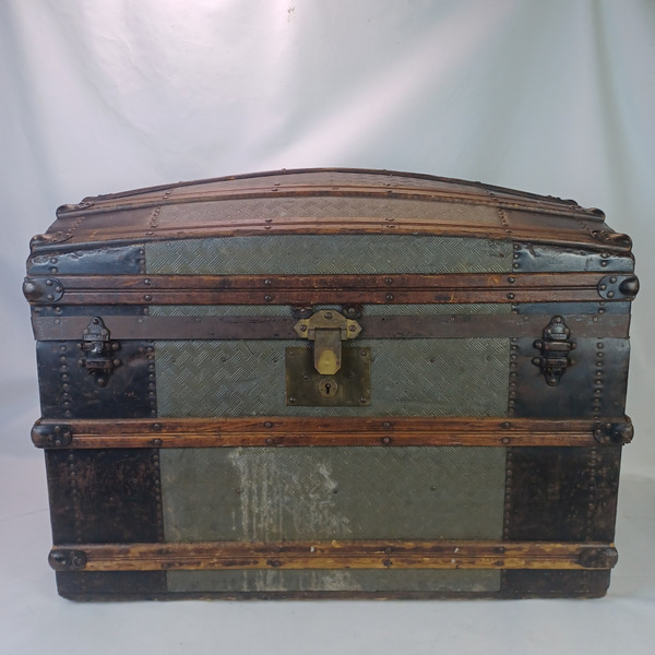 Dome/Barrel-Top Steamer Trunk 19th Century Nat.Wood+Embossed Tin