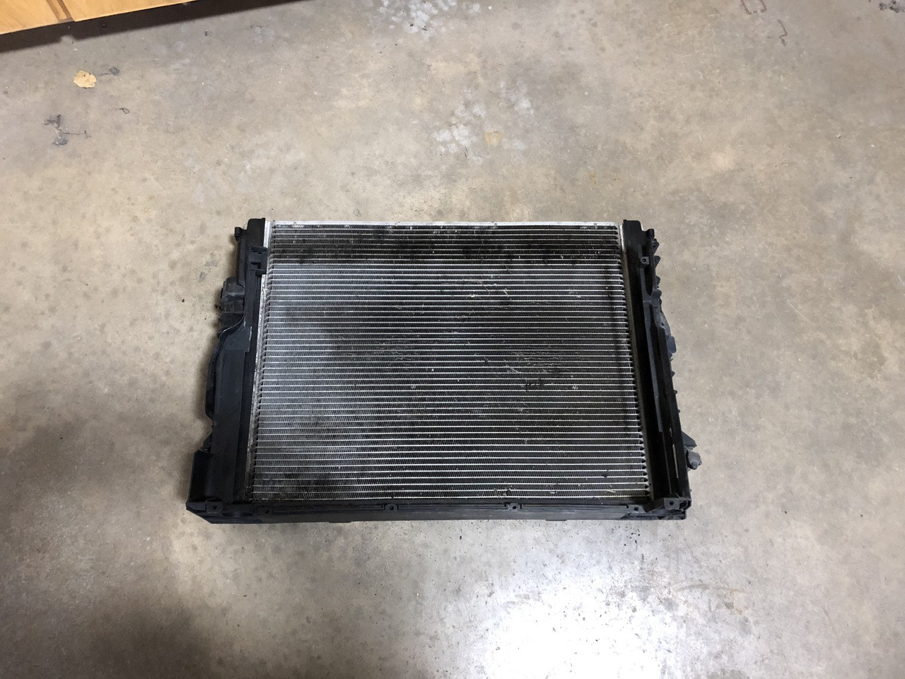 BMW E60/E61/E63/E64 M5 M6 Radiator 17112282732