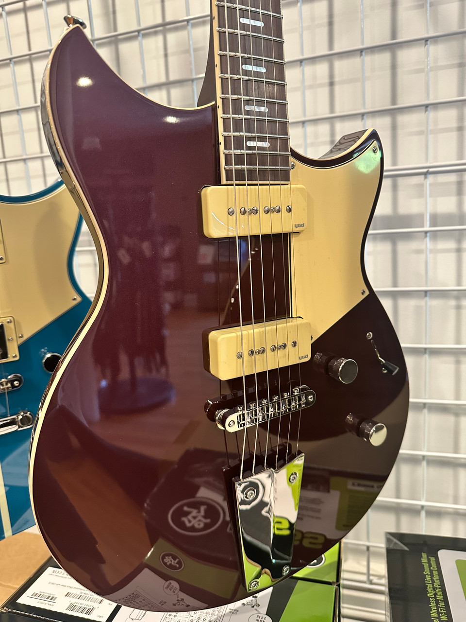 ギター YAMAHA REVSTAR RSS02T HML Amazon.com: Yamaha Revstar Standard RSS02T HML Electric
