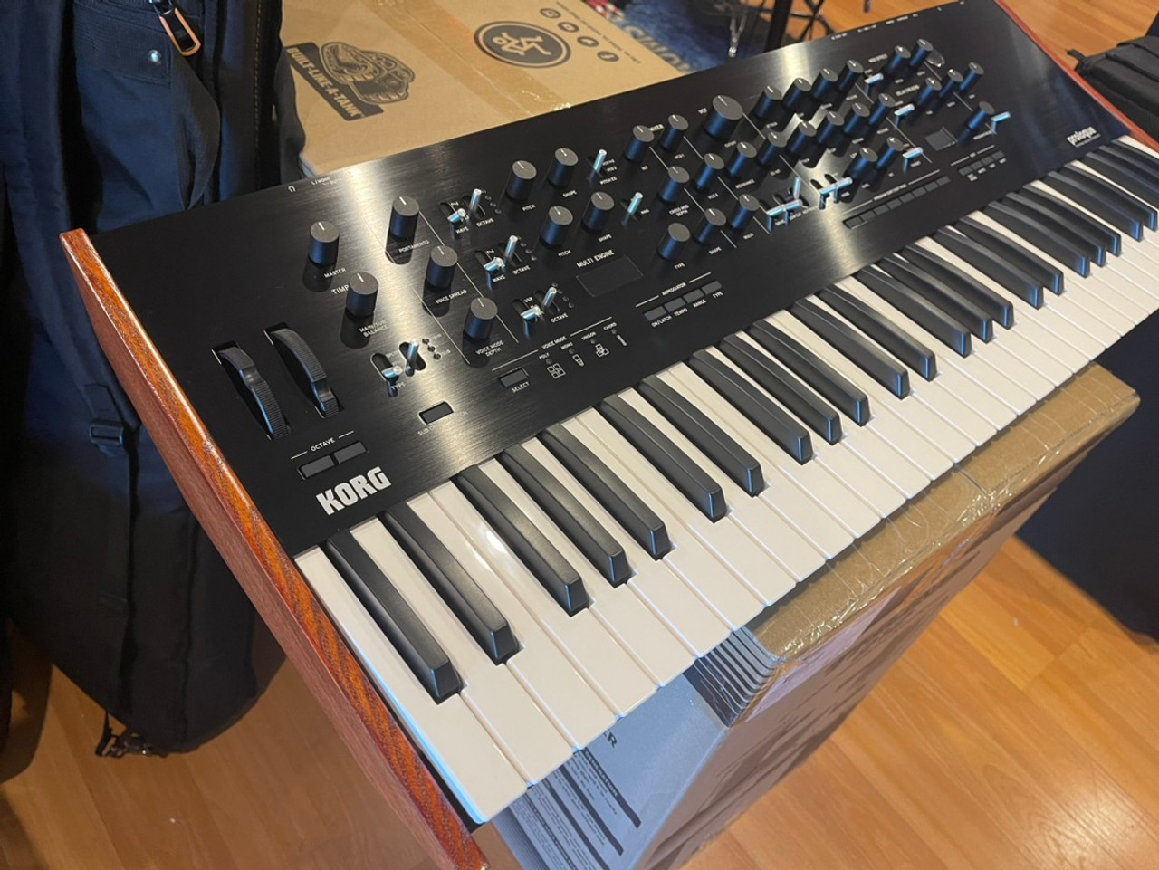 Korg Prologue 61 key 16 voice Analog Synthesizer open box