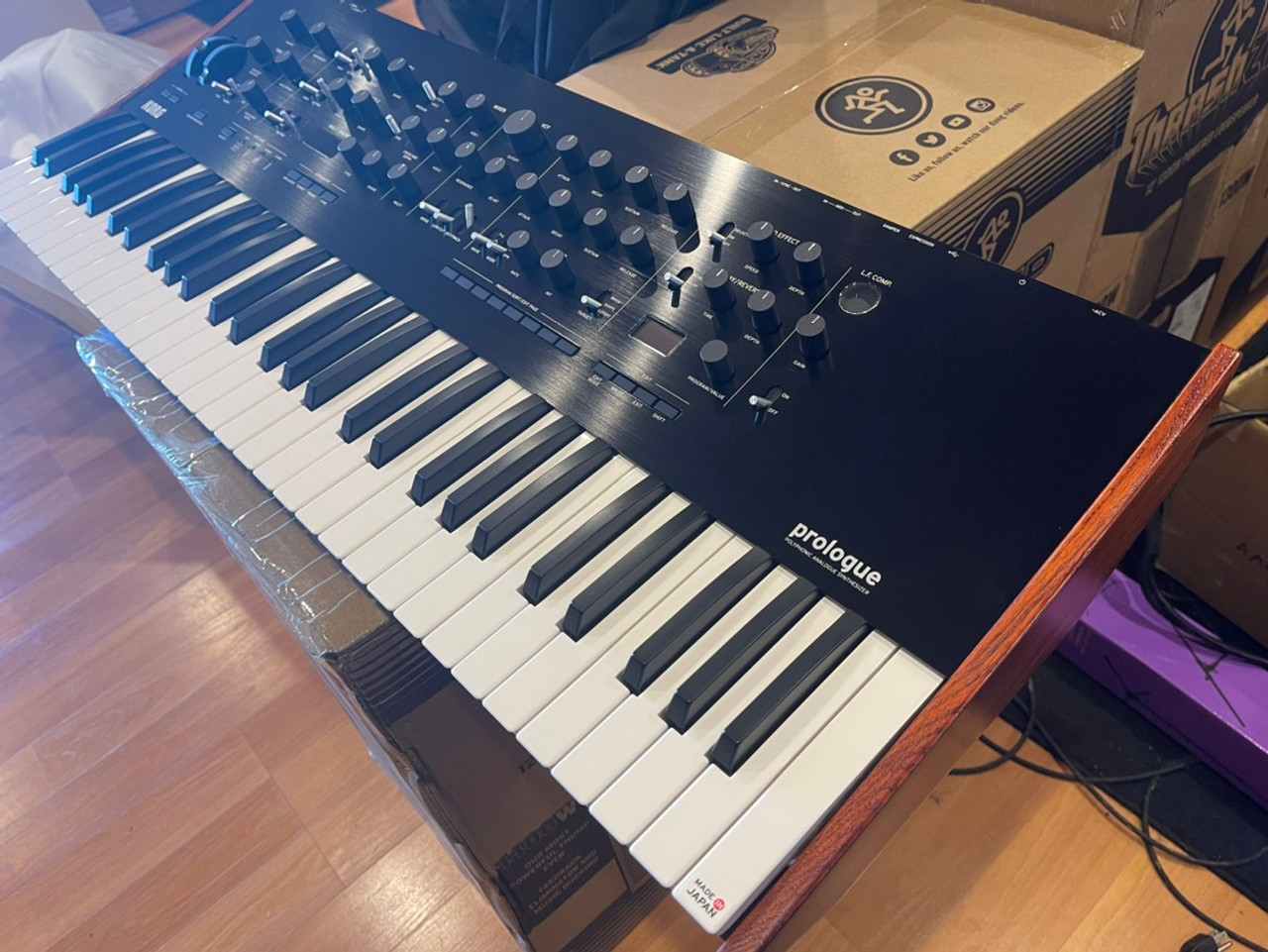 Korg Prologue 61 key 16 voice Analog Synthesizer open box