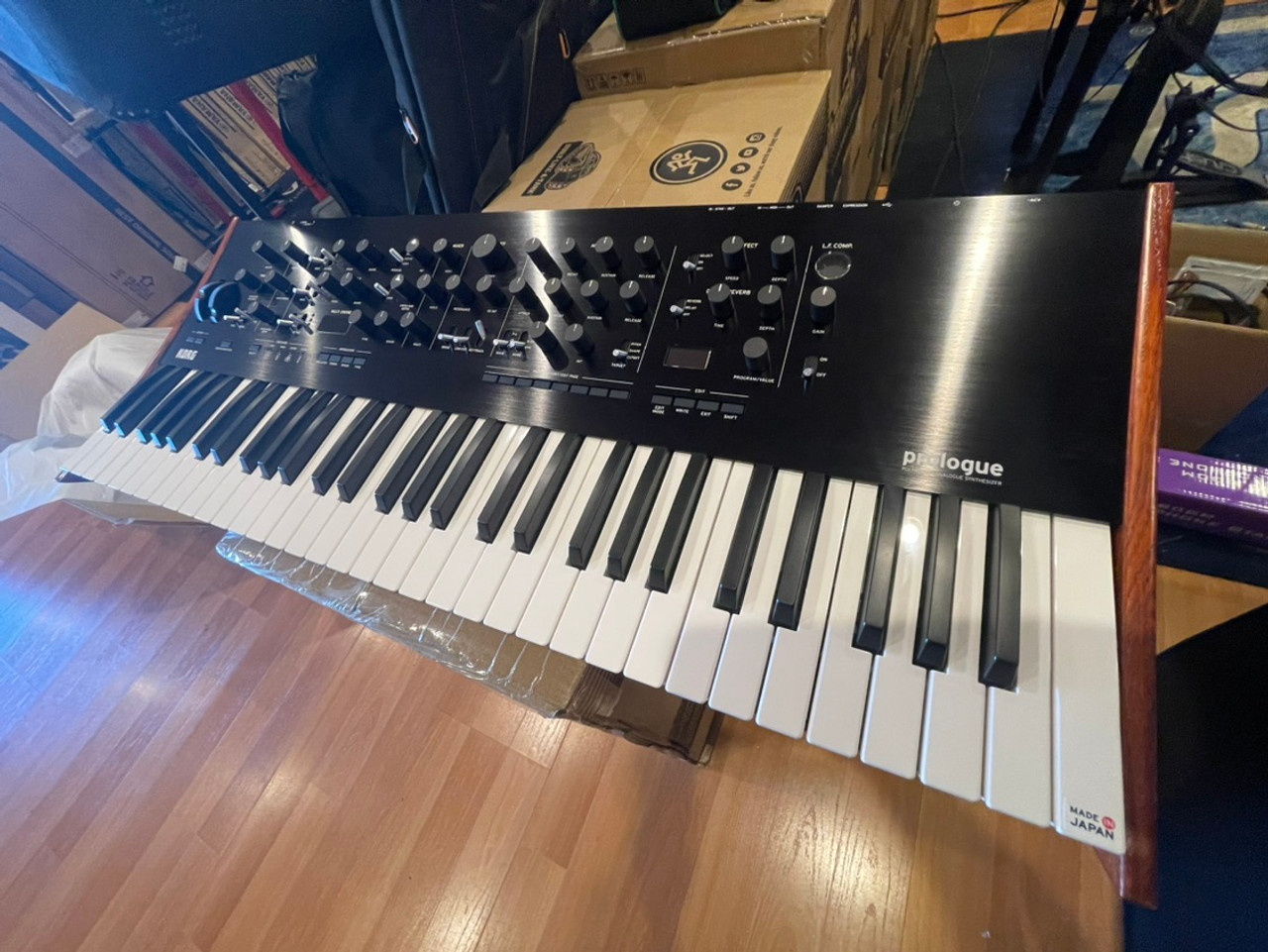 Korg Prologue 61 key 16 voice Analog Synthesizer open box