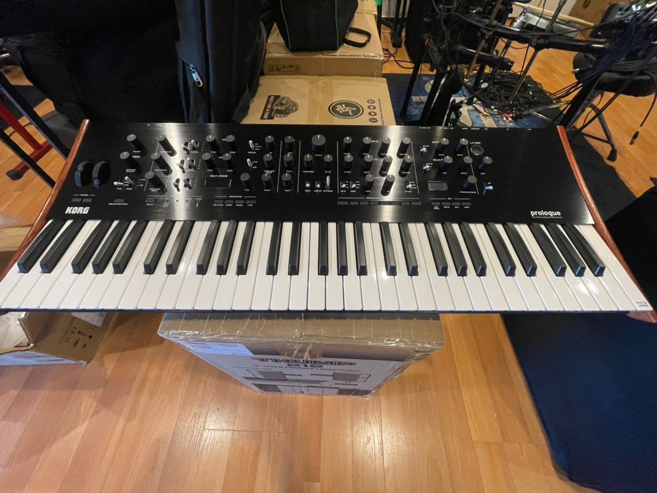 Korg Prologue 61 key 16 voice Analog Synthesizer open box