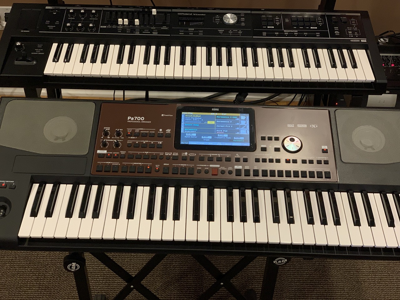 KORG Pa700 プロフェッショナルアレンジャー KORG Pa700 Professional Arranger 61-Key With Touchscreen and