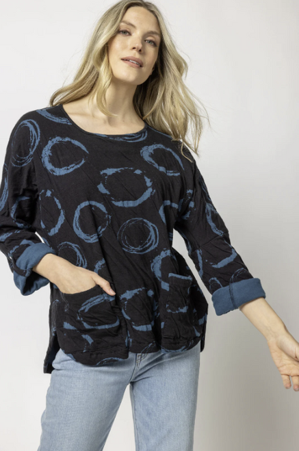 Komil Black Circle Texture Top