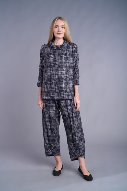 Shana Black Grid Cozy Top