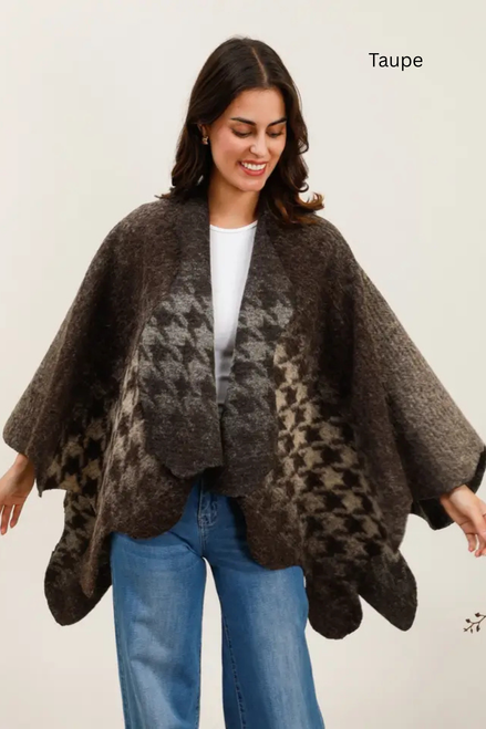 La Maison Houndstooth Poncho
