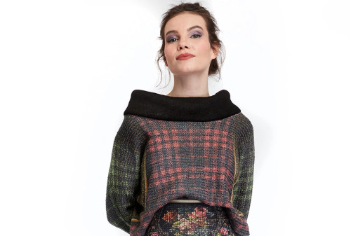  IPNG Back to Black Sweater