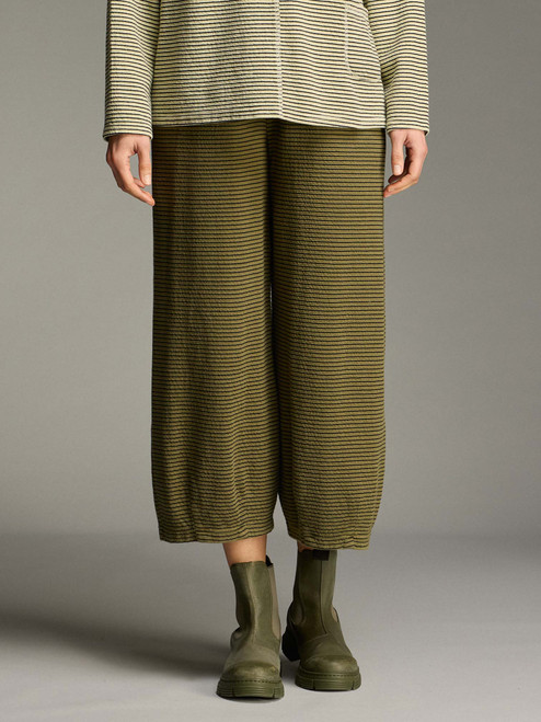 Cut Loose Black Stripe Doublecloth Cropped Pant with Darts
