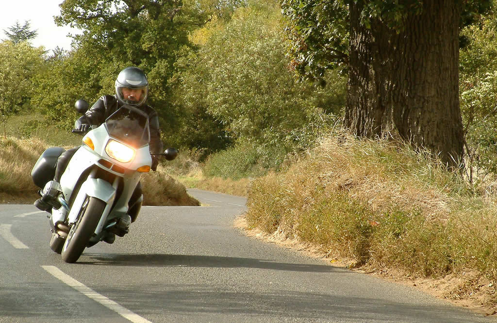 Motorcyclists are safest drivers on UK roads, survey finds