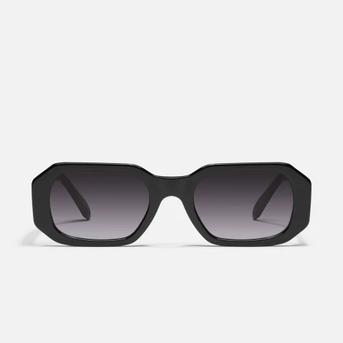 Hyped Up - Black Frame / Smoke Lens
