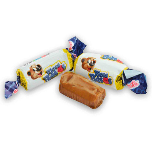 "Ricos Besos" is another delicious, soft and gooey caramel full of sweet and cloying flavors of cajeta and milk candy. This sweet treats are part of the brand of candies "Montes". "Ricos Besos" is another delicious, soft and gooey caramel full of sweet and cloying flavors of cajeta and milk candy. This sweet treats are part of the brand of candies "Montes".