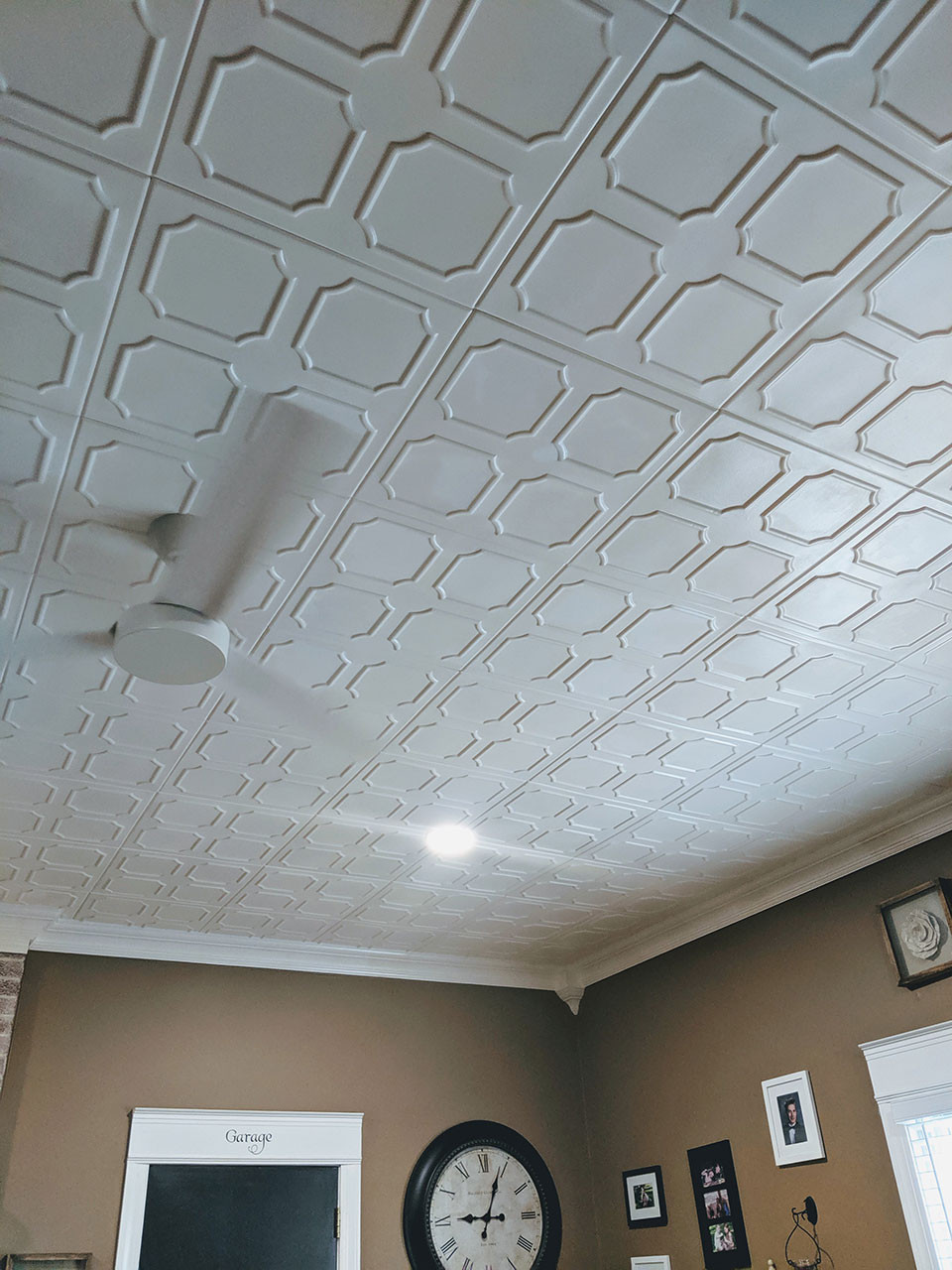 Bostonian R01 Foam Ceiling Tile (Package of 8 Tiles), Plain White Decorative Ceiling Tiles