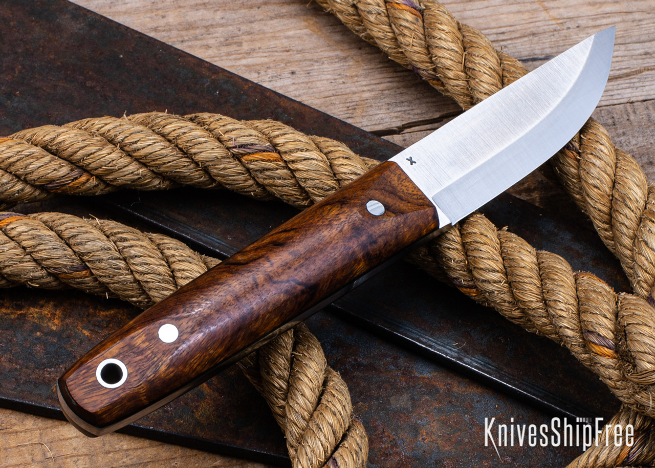 Aurora Scandi /Magna-Cut Desert Ironwood www.castroarquitetos.com