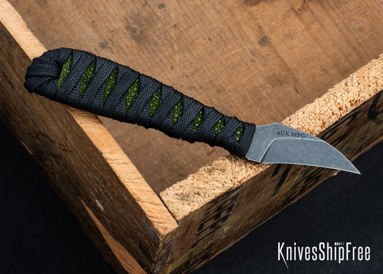 Auxiliary Manufacturing: Tsume - Black Stingray & Paracord Wrap