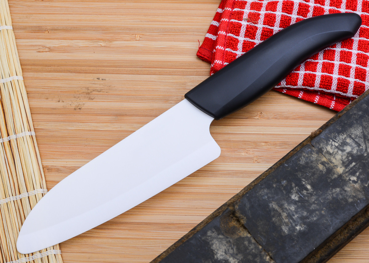 Advanced Ceramic 5.5-inch Santoku Knife - Thumbnail 2