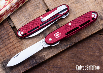 Victorinox: Hunter Pro Red Alox - Lockback Folder
