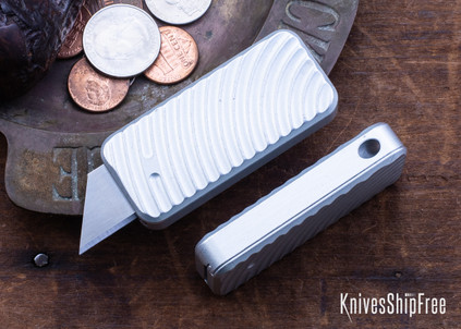 Rivery MFG: Zero - Manual OTF Utility Knife - Original Pattern - Worn Gray Aluminum