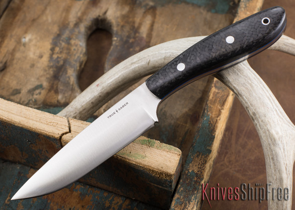 True Saber Knives: Delaware - Carbon Fiber - Blue Liners