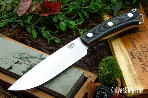 Bark River Knives: Fox River II LT - CPM 3V - Black & Green Linen Micarta - Orange Liners