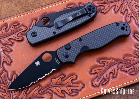 Spyderco: ButtonUp Blackout - Button Lock - Carbon Fiber/G-10 - 8Cr13MoV - Black Oxide - Combo Edge