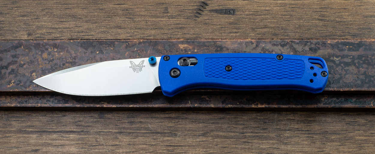 https://cdn11.bigcommerce.com/s-k2pame/product_images/uploaded_images/benchmade-535-bugout.jpg