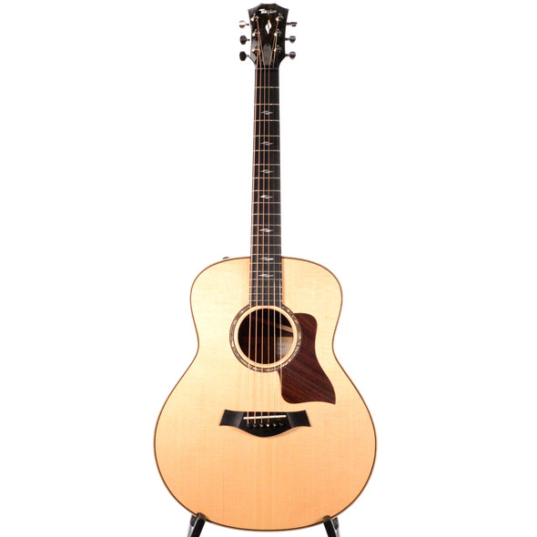 GT 811e Acoustic/Electric Guitar