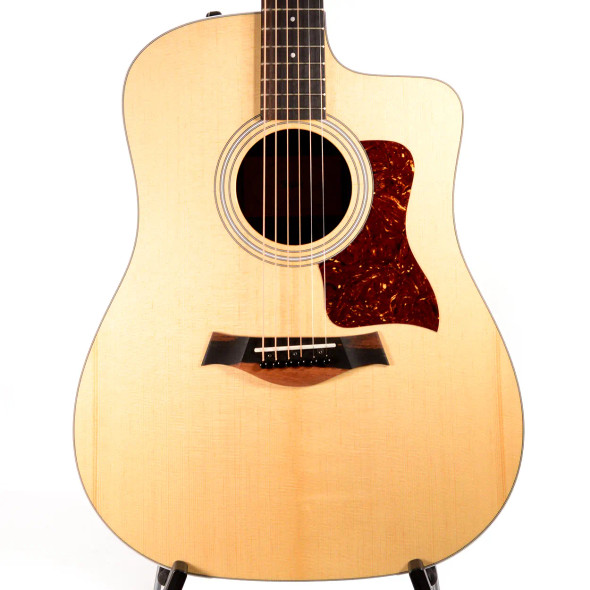 Taylor 210ce Dreadnought Acoustic/Electric Guitar w/GigBag