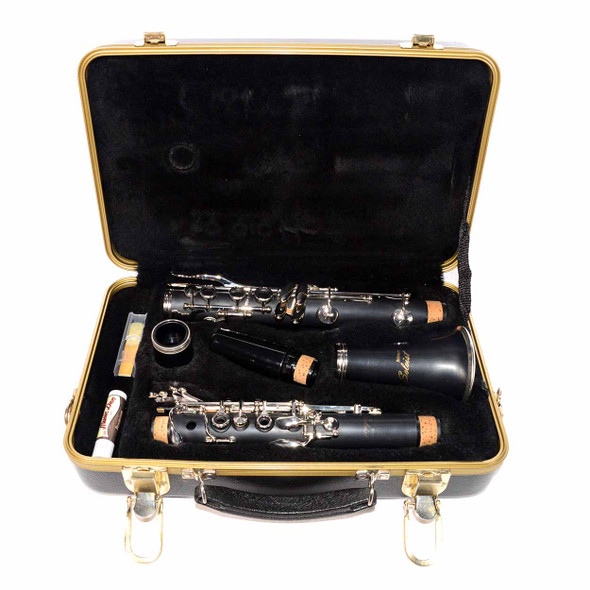 Selmer Soloist 300 Student Clarinet Outfit USED