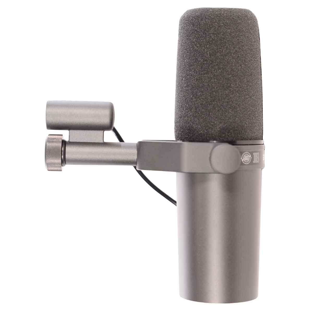 Shure SM7B Microphone - 042406088879