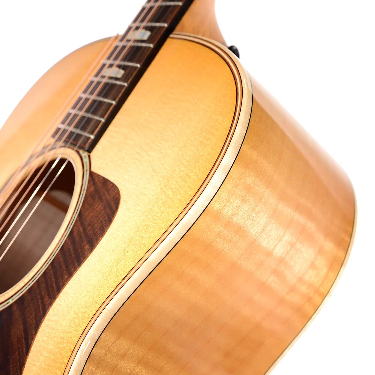 Taylor 618e V-Class, Sitka Spruce Top, Maple Back/Sides - The