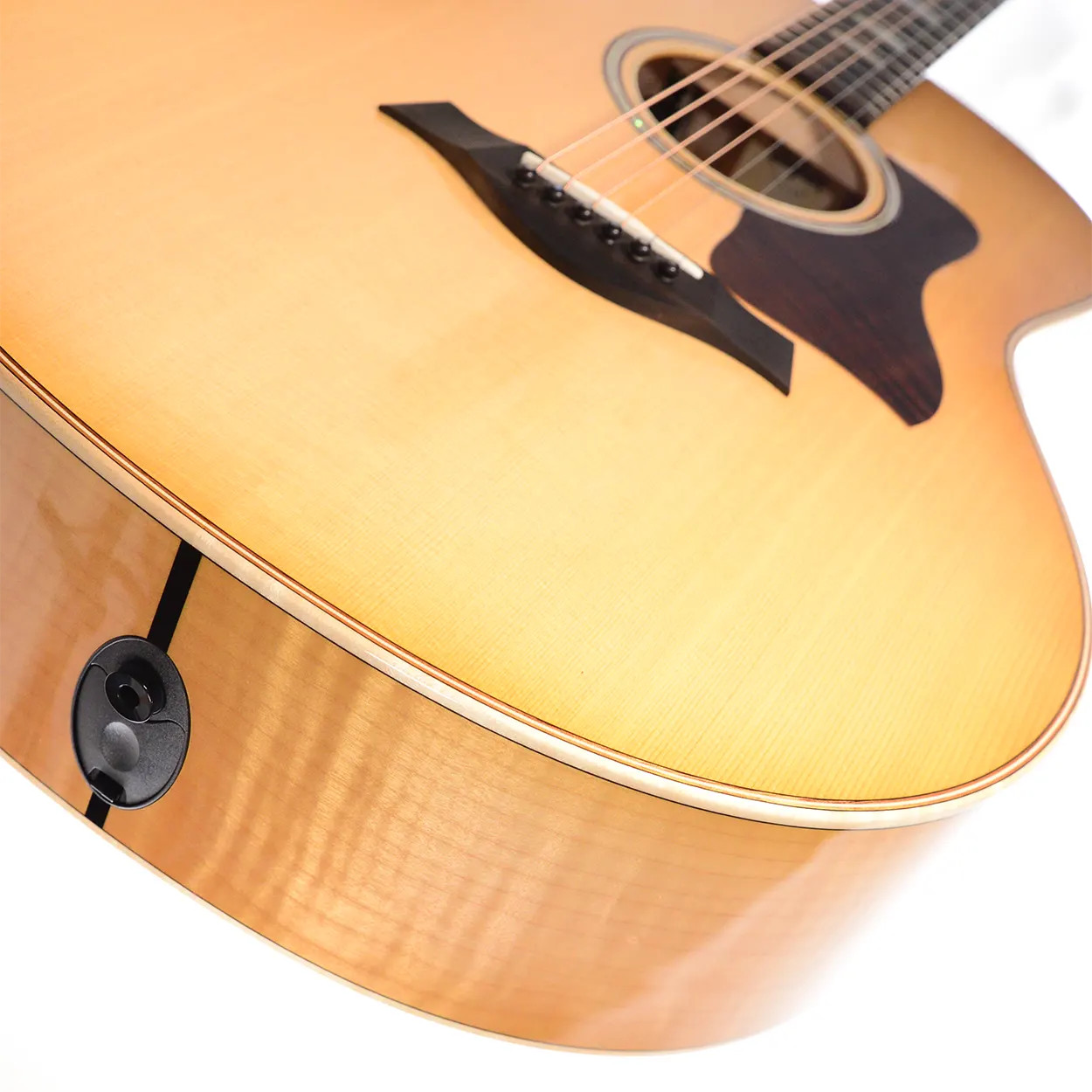Taylor 618e V-Class, Sitka Spruce Top, Maple Back/Sides - The