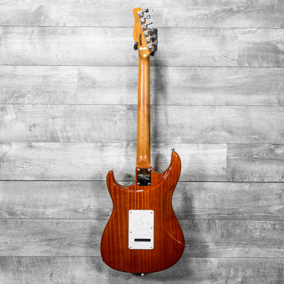 Tagima STELLA DW ストラトタイプギター Tagima Stella DW Electric Guitar - Trans Amber - The Music Den