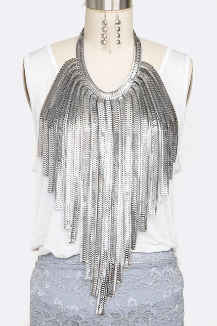Beautiful Iconic Chain Bib Statement Necklace Set
Necklace - 20" 
Extension Earrings - 2.6" Drop