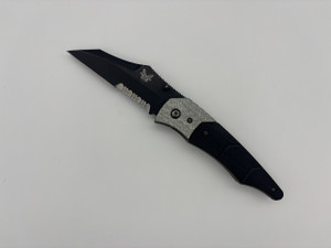 Pre-Owned Benchmade 425 Snody CPM-154 Modified Wharncliffe Blade , Carbon Fiber / G10 Handle (Condition: Lightly Used, Box: No) Pre-Owned Benchmade 425 Snody CPM-154 Modified Wharncliffe Blade , Carbon Fiber / G10 Handle (Condition: Lightly Used, Box: No)