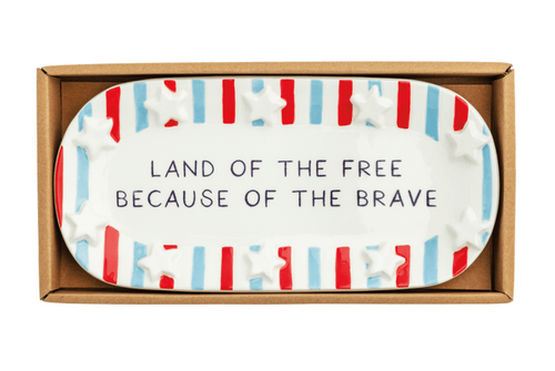 The image shows a Land of the Free tray.