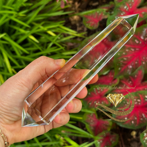 Near Flawless Brazilian Clear Quartz Vogel-Ereydon© Wand ~ 6 Facets (305g) Near Flawless Brazilian Clear Quartz Vogel-Ereydon© Wand ~ 6 Facets (305g)