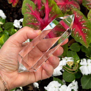Natural Brazilian Clear Quartz Vogel-Eredyon© Wand - 6 Facets (300+g) Natural Brazilian Clear Quartz Vogel-Eredyon© Wand - 6 Facets (300+g)