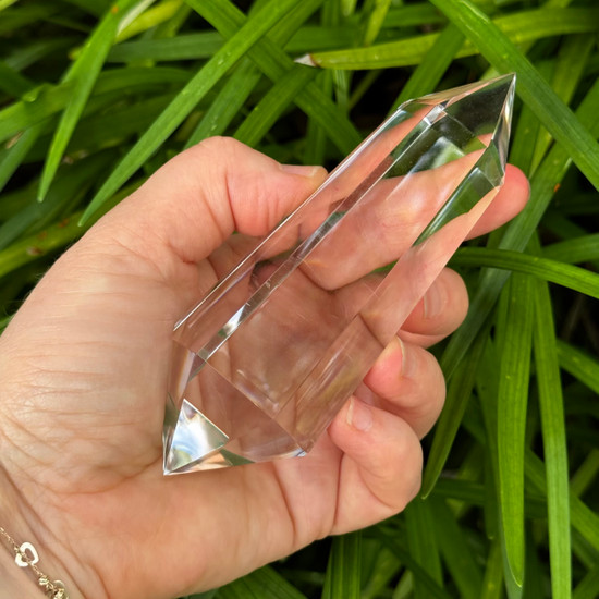 Vogel Wands with Phantom, Veils, and Floating Crystals - 6 Facets (208 Grams)