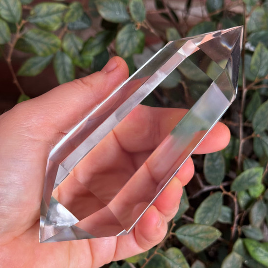 Vogel Wand with Floating Crystals, 6 Facets (370 Grams)